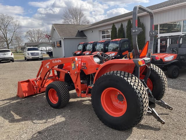 Image of Kubota MX5400 equipment image 2