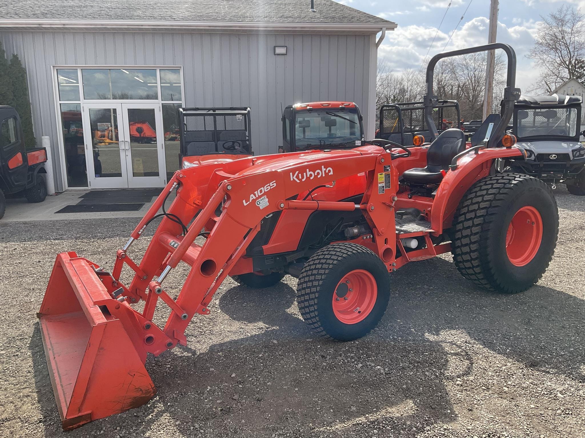 2020 Kubota MX5400 Equipment Image0