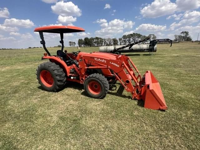 Image of Kubota MX5400 equipment image 4