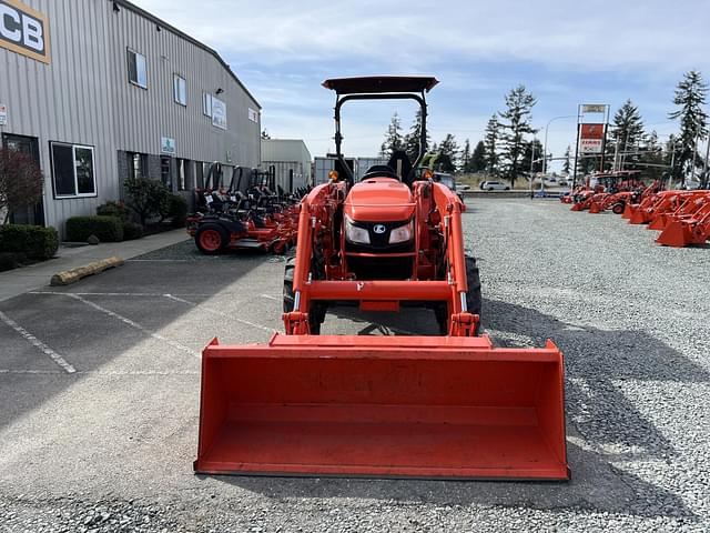Image of Kubota MX5400DT equipment image 2