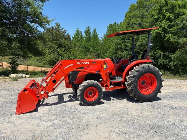 Image of Kubota MX5400DT equipment image 4