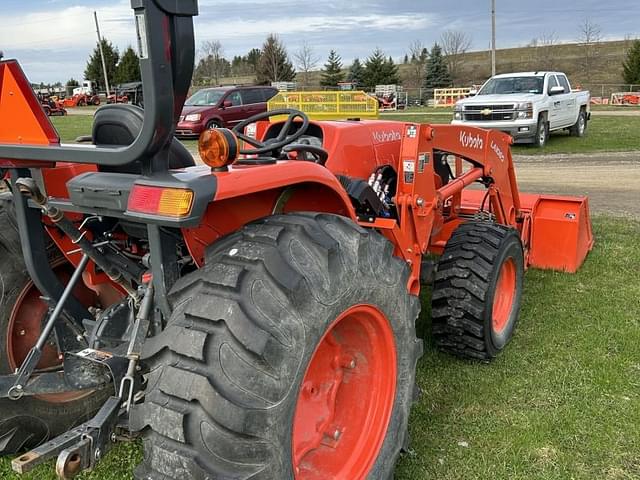 Image of Kubota MX5400HST equipment image 3