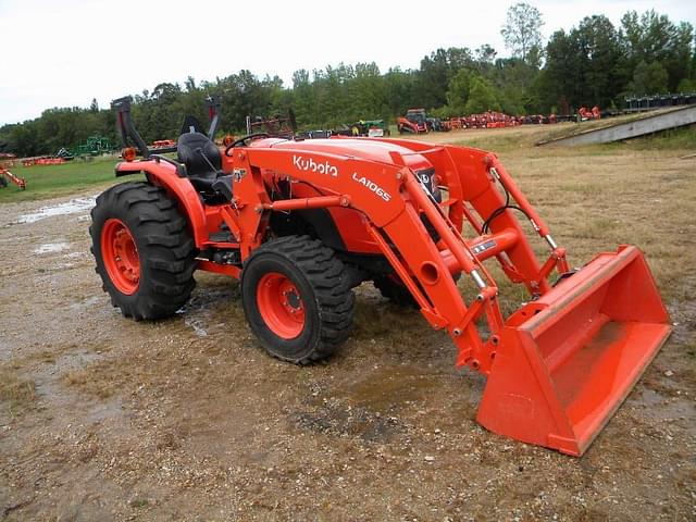 Image of Kubota MX5400 equipment image 2