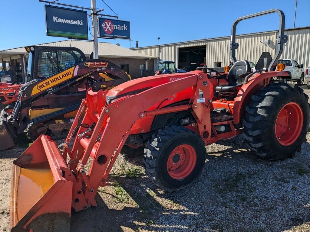 2020 Kubota MX5200HST Equipment Image0
