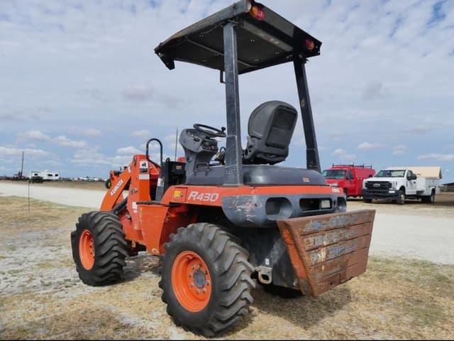 Image of Kubota R430 equipment image 1