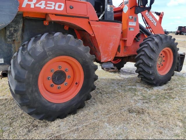 Image of Kubota R430 equipment image 4
