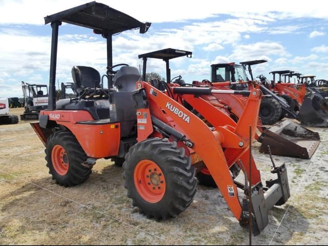 Image of Kubota R430 equipment image 3