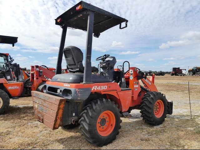 Image of Kubota R430 equipment image 2