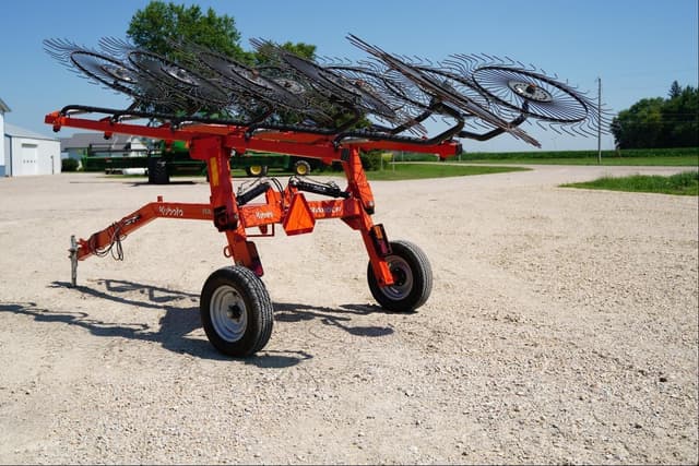 Image of Kubota RA110CR equipment image 3