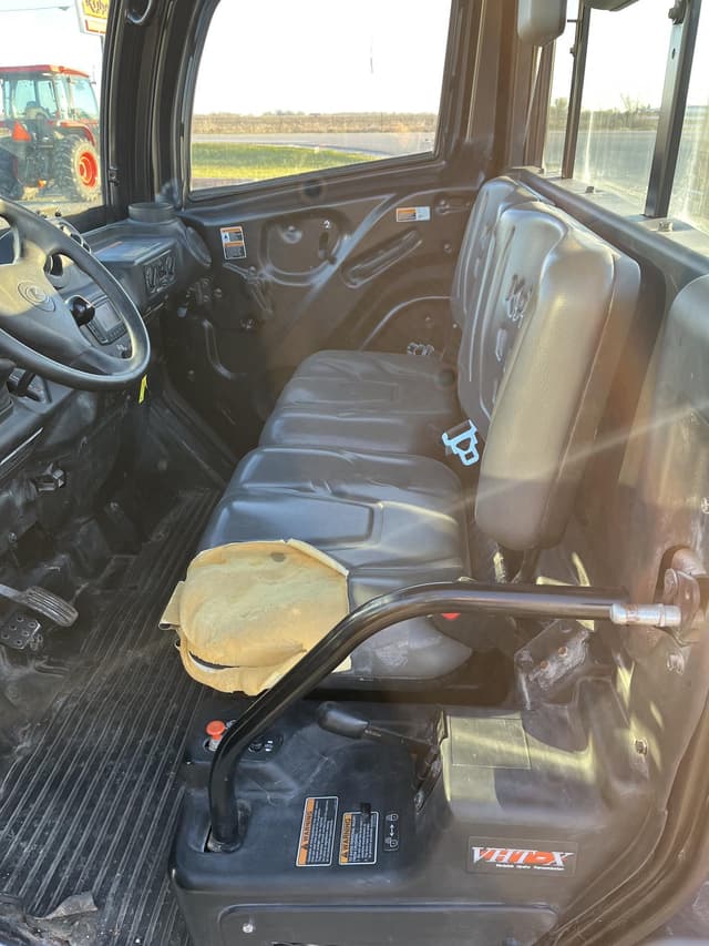Image of Kubota RTV-X1100C equipment image 4