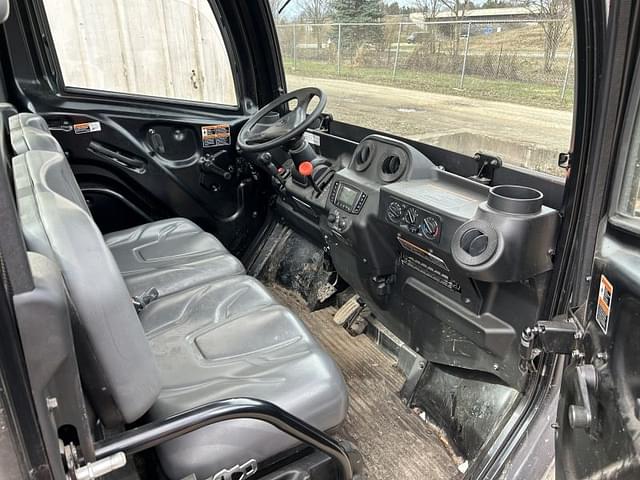 Image of Kubota RTV-X1100C equipment image 3