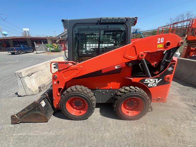 Image of Kubota SSV65 equipment image 1
