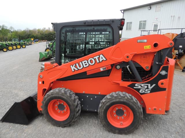 Image of Kubota SSV65 equipment image 1