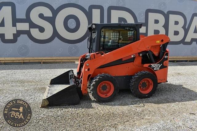 Image of Kubota SSV65 equipment image 3