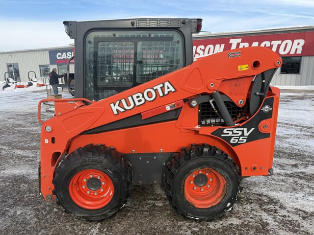 Image of Kubota SSV65 equipment image 1