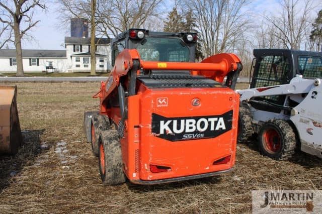 Image of Kubota SSV65 equipment image 3