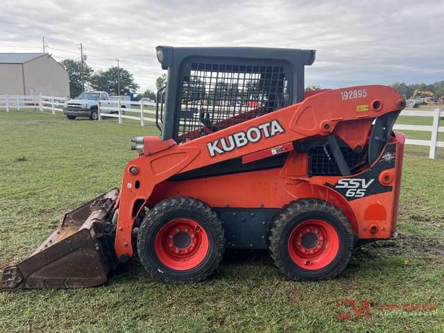 Image of Kubota SSV65 equipment image 4