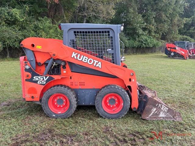 Image of Kubota SSV65 equipment image 1