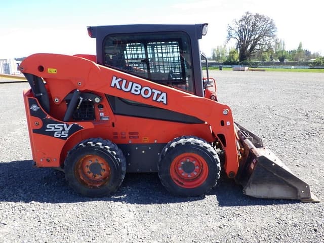 Image of Kubota SSV65 equipment image 3