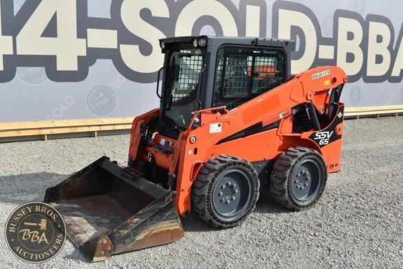 Image of Kubota SSV65 equipment image 4