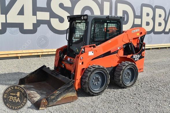 Image of Kubota SSV65 equipment image 3