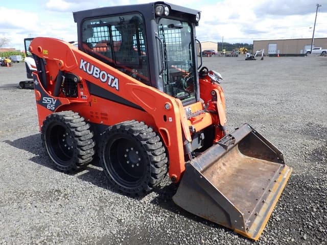 Image of Kubota SSV65 equipment image 2