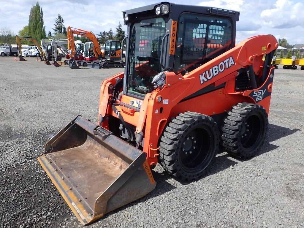 2020 Kubota SSV65 Equipment Image0