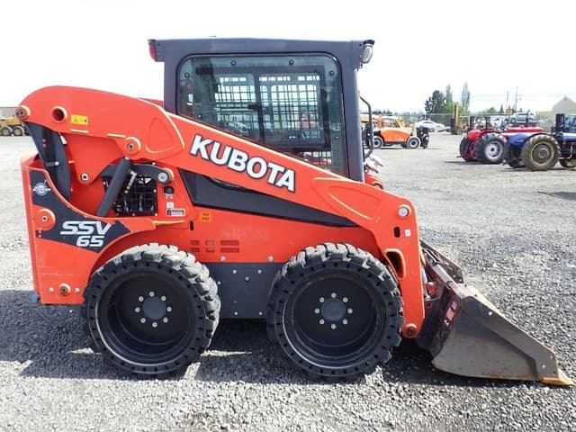 Image of Kubota SSV65 equipment image 3