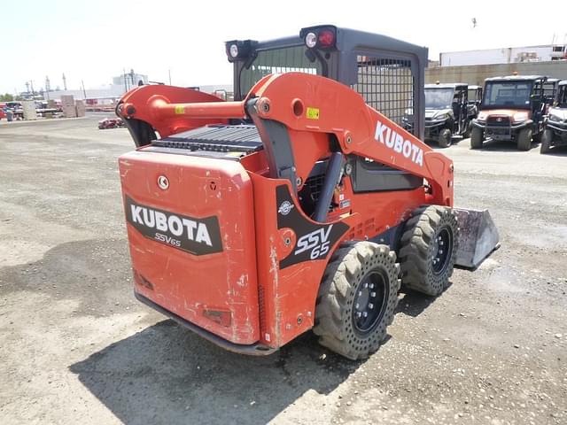 Image of Kubota SSV65 equipment image 2