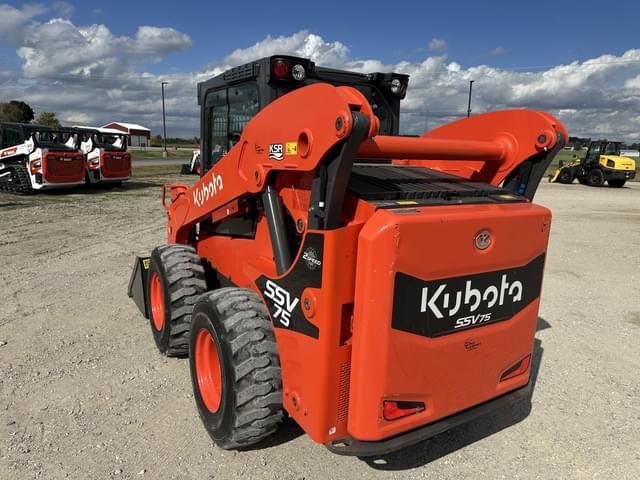 Image of Kubota SSV75 equipment image 4
