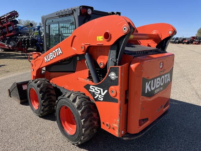Image of Kubota SSV75 equipment image 4
