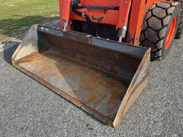 Image of Kubota SSV75 equipment image 2