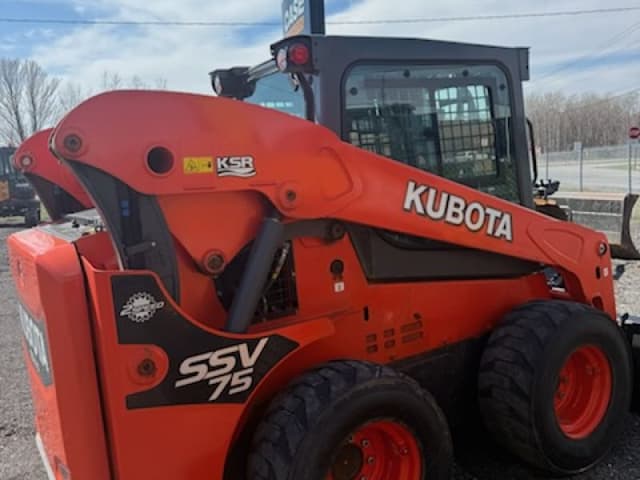 Image of Kubota SSV75HRC equipment image 3