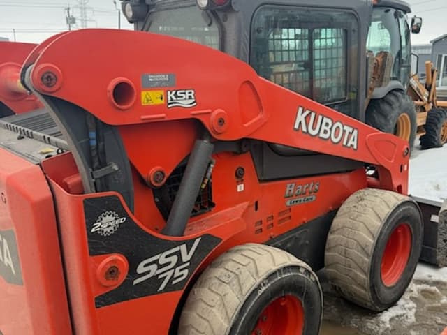 Image of Kubota SSV75HRC equipment image 1