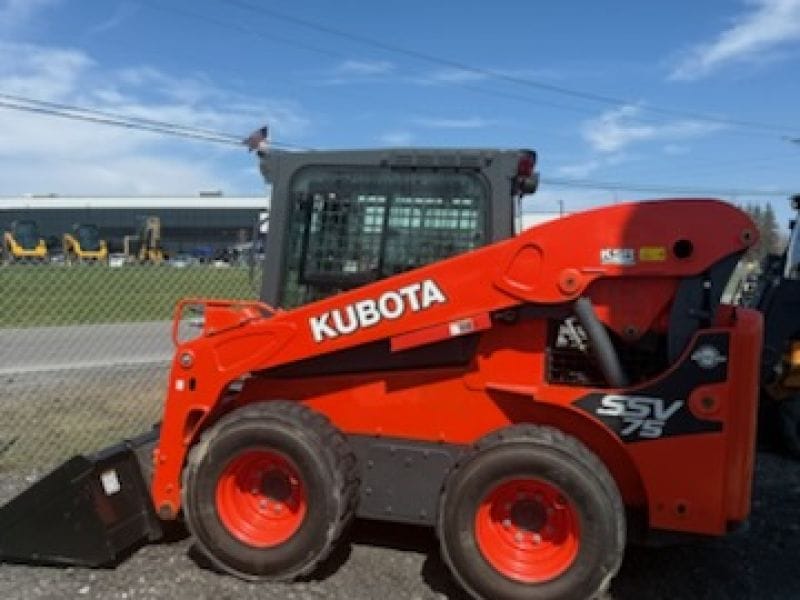 2020 Kubota SSV75HRC Equipment Image0