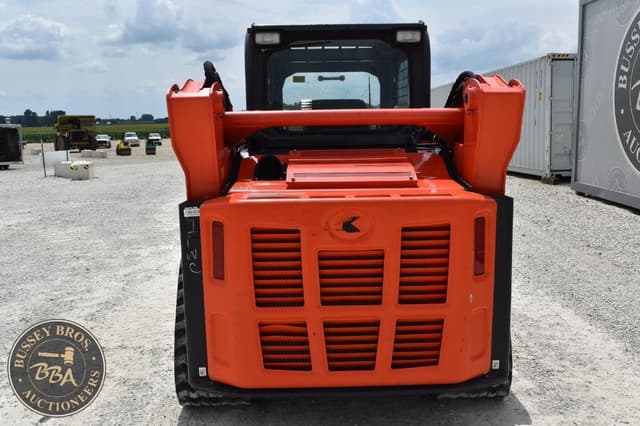 Image of Kubota SVL75-2 equipment image 3