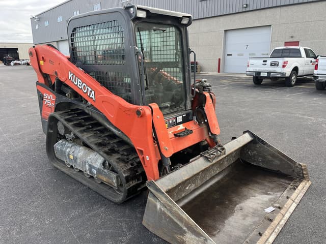Image of Kubota SVL75-2 equipment image 2