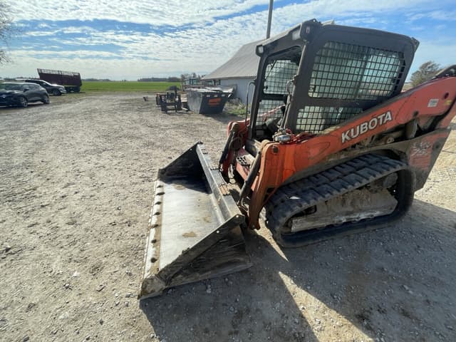 Image of Kubota SVL75-2 equipment image 4