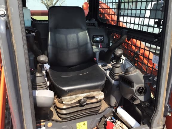 Image of Kubota SVL75-2 equipment image 3