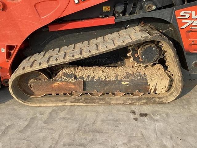 Image of Kubota SVL75-2 equipment image 2