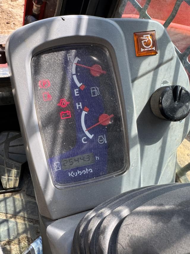Image of Kubota SVL75-2 equipment image 4