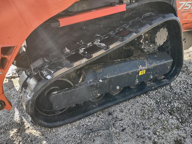 Image of Kubota SVL75-2 equipment image 4