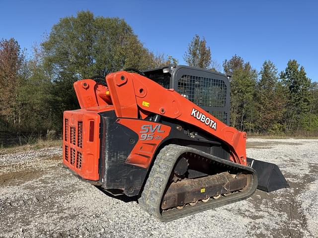 Image of Kubota SVL95-2 equipment image 4