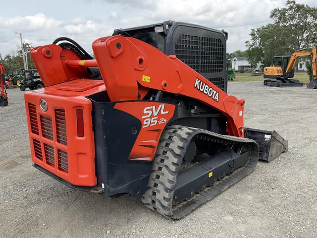 Image of Kubota SVL95-2S equipment image 4