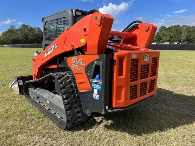 Image of Kubota SVL95-2S equipment image 2