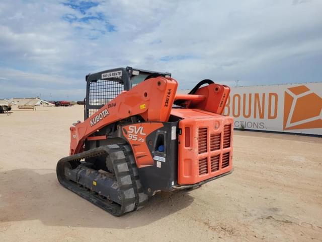 Image of Kubota SVL95-2S equipment image 2