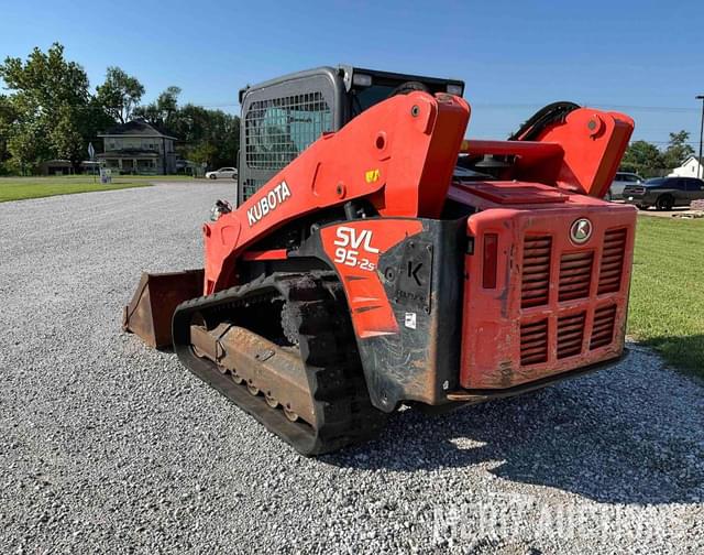 Image of Kubota SVL95-2S equipment image 2