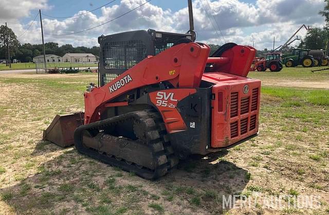Image of Kubota SVL95-2S equipment image 2