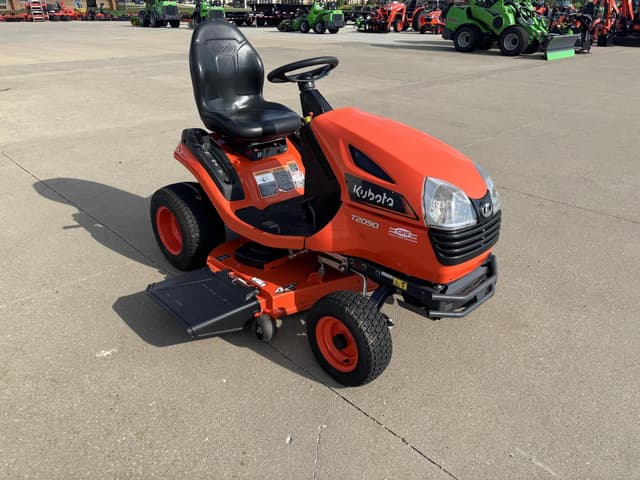 Image of Kubota T2090 equipment image 3
