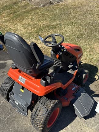 Image of Kubota T2290 equipment image 4
